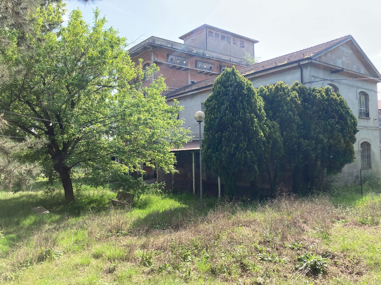 La storica ex centrale Enel di via Gorizia è in vendita per 700mila euro