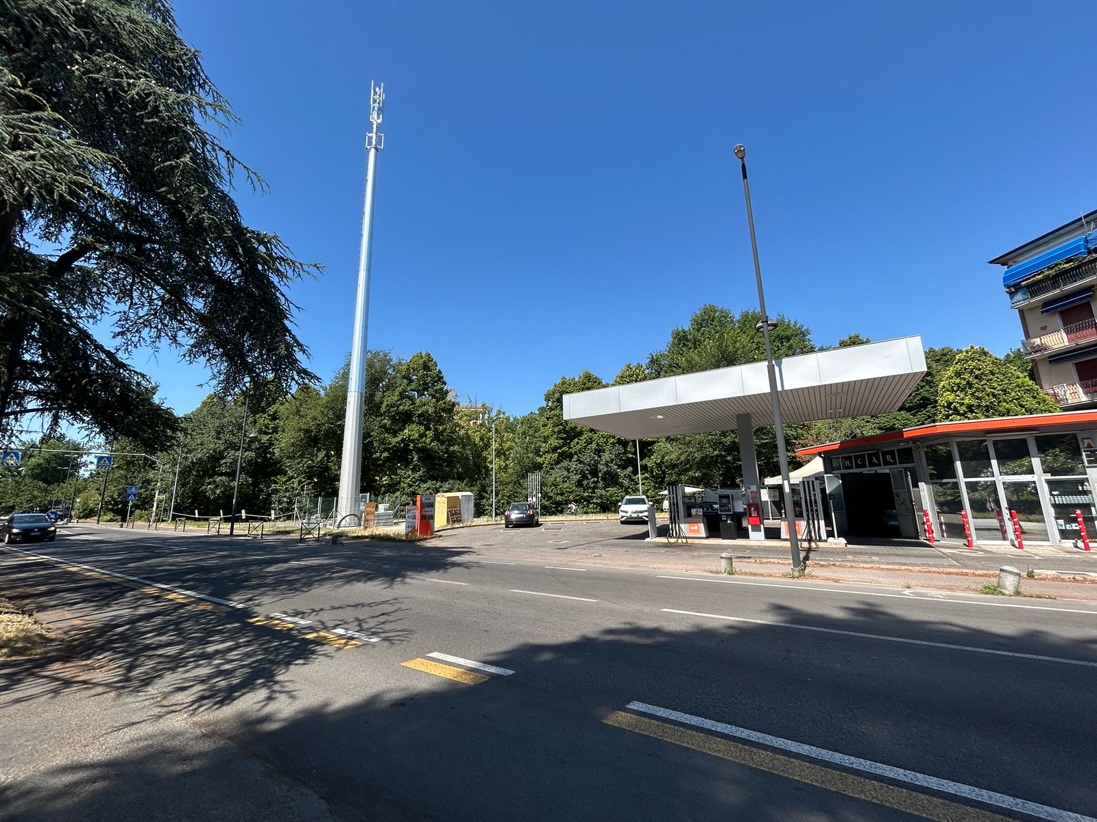 L’antenna è in via Marzabotto, sul cartello dei lavori c’è via IV Giornate di Napoli