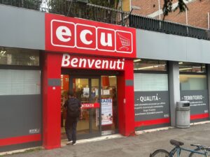 “Non c’è più acqua”, anche l’ECU di via Manara chiude: scorte in esaurimento