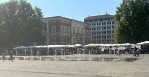 Il Graffio. Il Fontanone, nella piazza del bandolero stanco, ha ripreso a zampillare