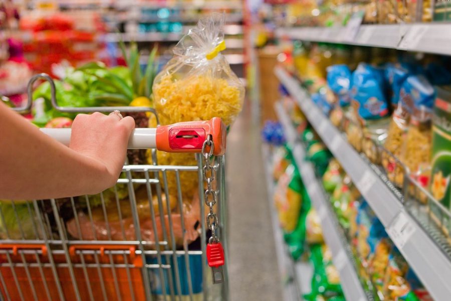 Non fai in tempo a fare la spesa che te la rubano nello stesso negozio