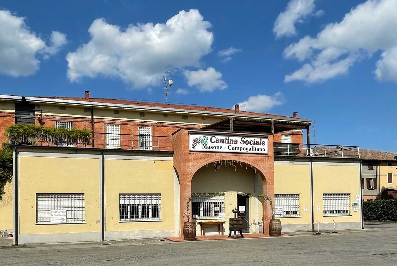 Schianto in moto a Villa Masone, muore un giovane di 18 anni