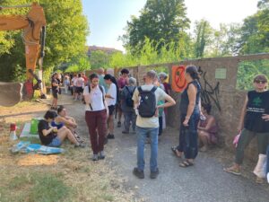 Comitato contro Conad: “Col corpo a fermare le ruspe nel bosco di Ospizio”