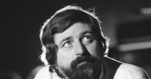 “Mi piace far canzoni e bere vino, mi piace far casino…”. Ciao  Guccini