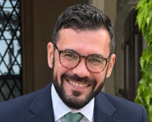 Lutto al liceo Iess, l’addio al prof Roberto Gialdini (36 anni)