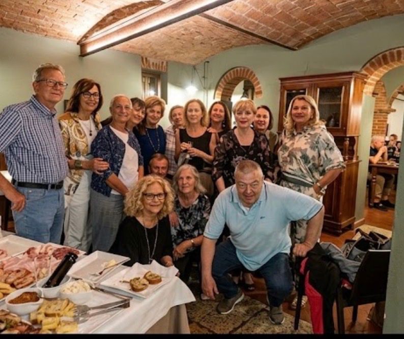 “Buona vita”, gli ex studenti del Passerini di Guastalla celebrano i 50 anni dalla maturità (1976)