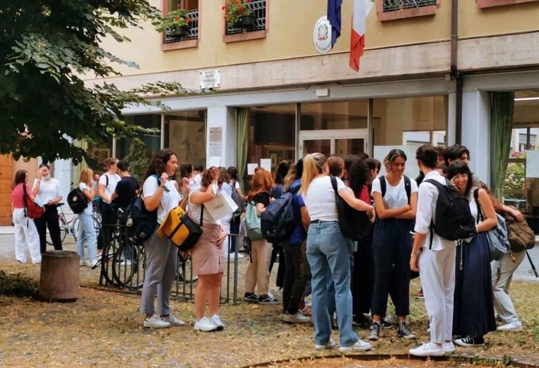 Business scuola: libri nuovi, contenuti vecchi e famiglie da spremere