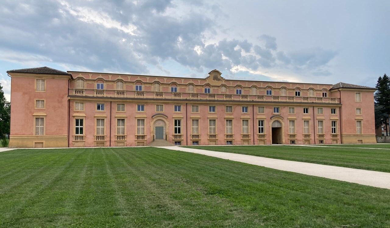 Reggio inaugura, poi dimentica. E le opere restano scatole vuote