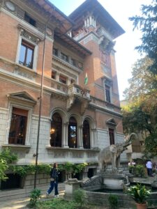 In coda per ore per visitare Villa Zironi